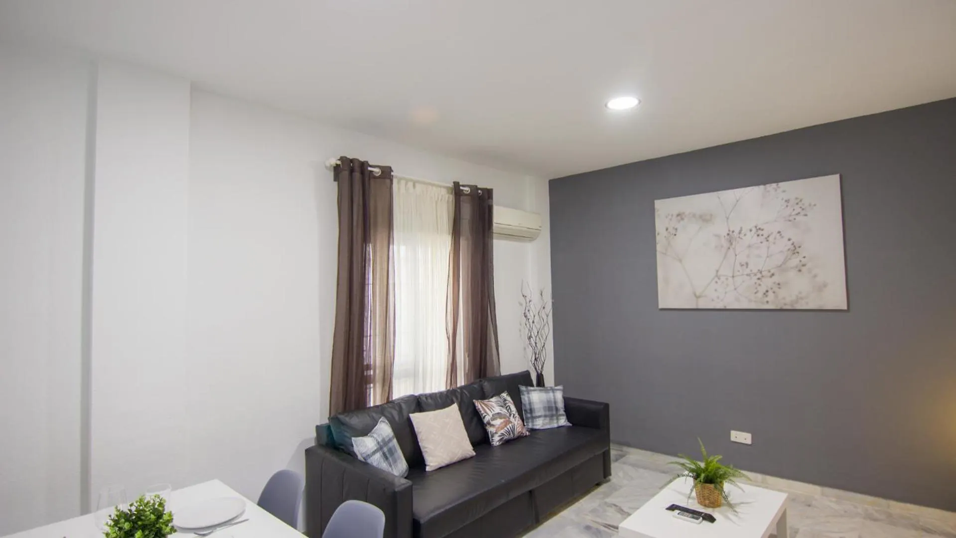 Rentalsevilla Arrayan Apartment Seville