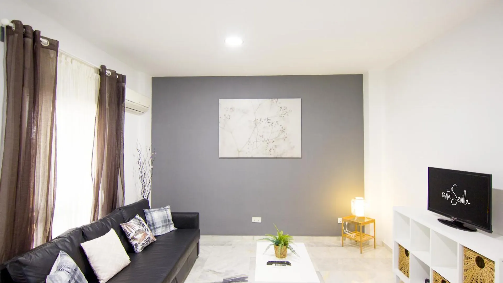 Rentalsevilla Arrayan 0*, Seville Spain